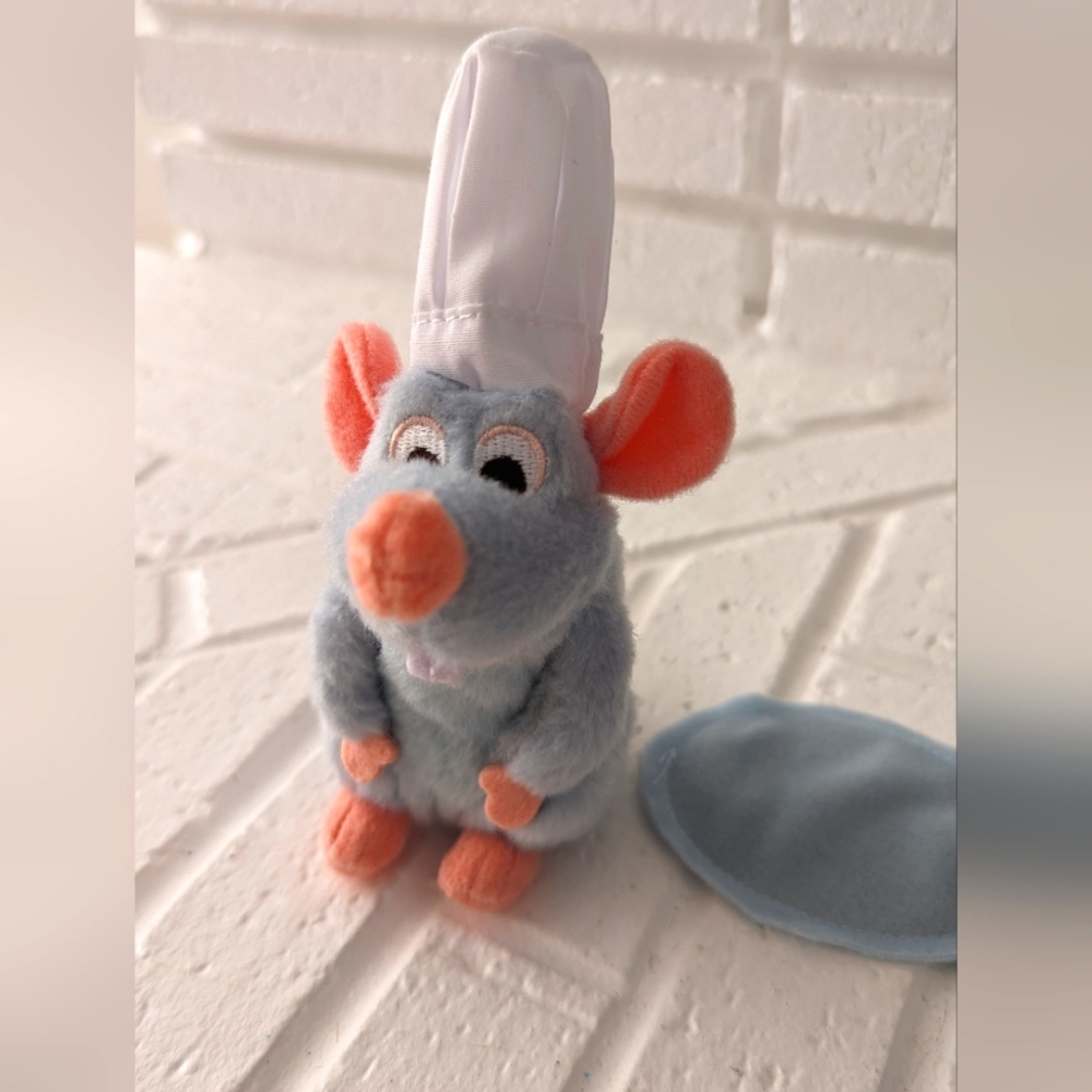 Remy from Ratatouille plush shoulder buddy magnetic